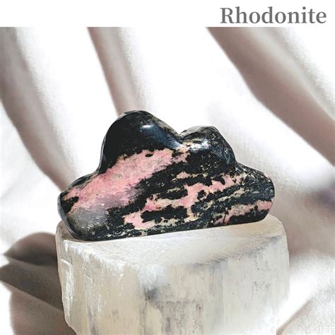 薔薇輝石五行|ロードナイト：Rhodonite（薔薇輝石・ばらきせき）はどんな。